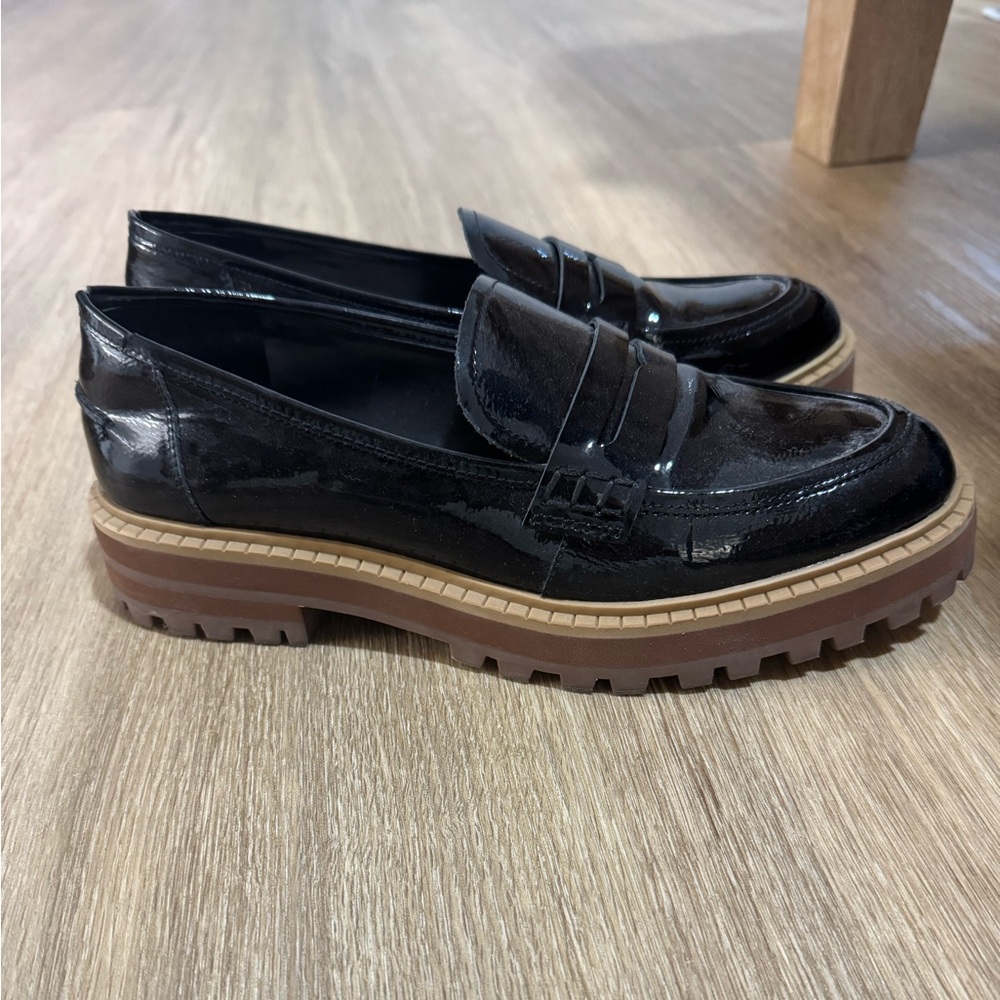 Vince Camuto Black Loafers for Women patent leather LUG sole  size 8.5